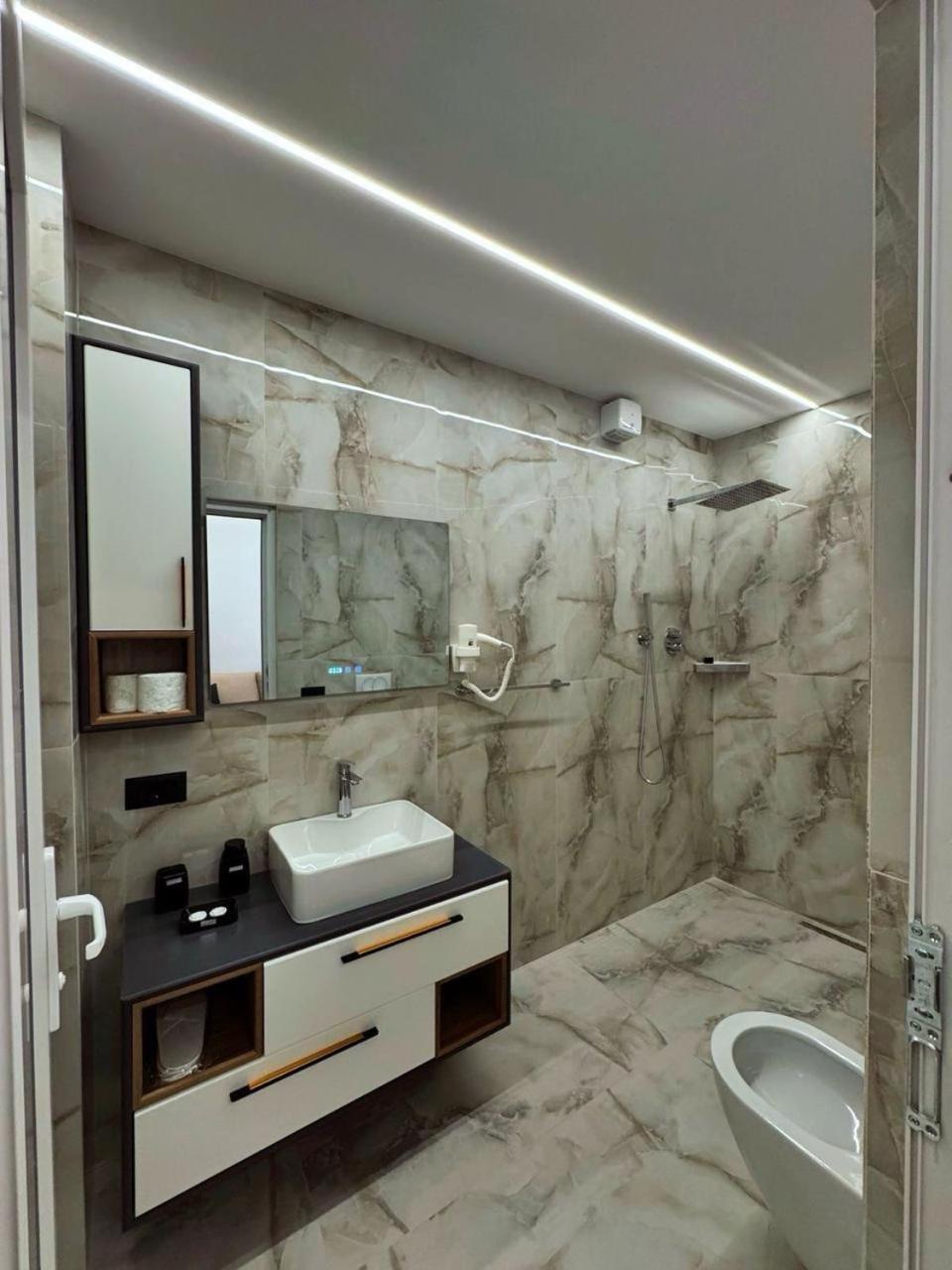 ולבונה Hotel Fusha E Gjese מראה חיצוני תמונה